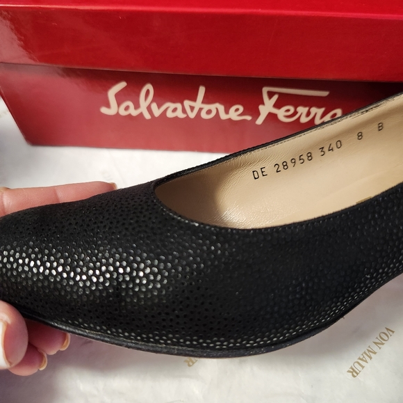 Salvatore Ferragamo women's heels size 8 - Picture 5 of 10